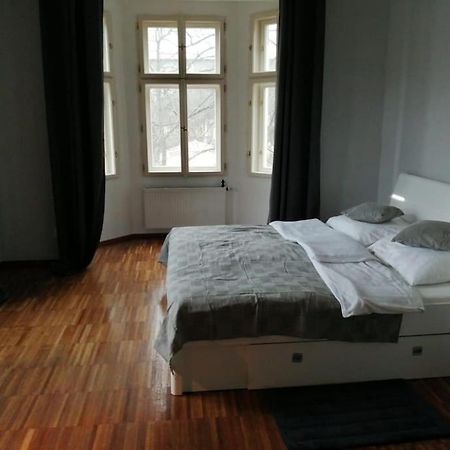 2 Bedrooms Close Vysehrad - Congress Centrum Прага Екстериор снимка