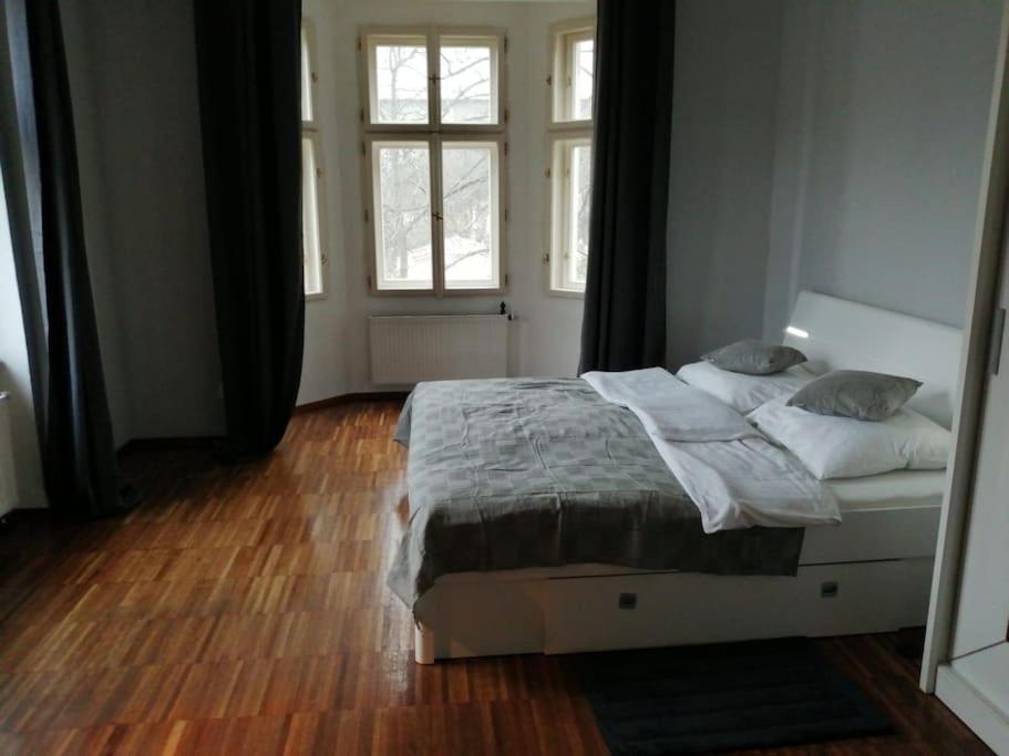 2 Bedrooms Close Vysehrad - Congress Centrum Прага Екстериор снимка