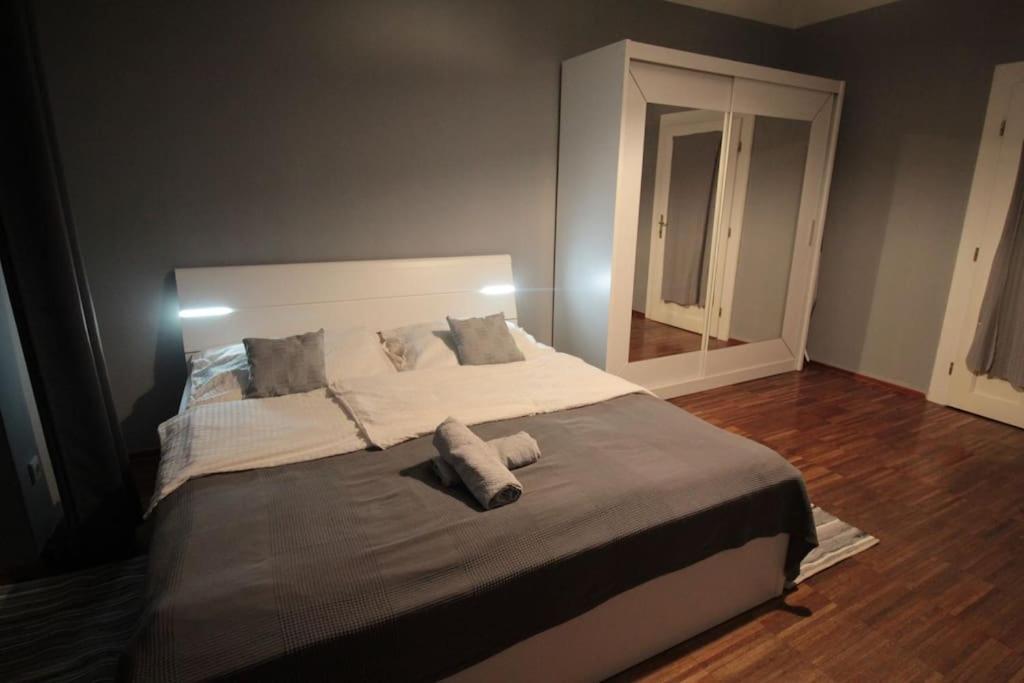 2 Bedrooms Close Vysehrad - Congress Centrum Прага Екстериор снимка