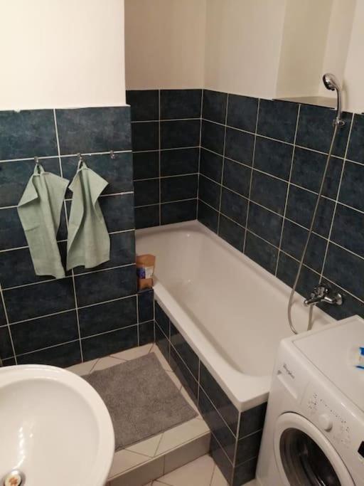 2 Bedrooms Close Vysehrad - Congress Centrum Прага Екстериор снимка