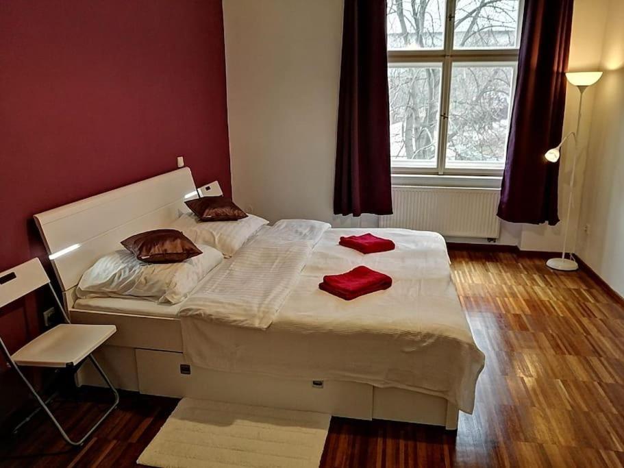 2 Bedrooms Close Vysehrad - Congress Centrum Прага Екстериор снимка
