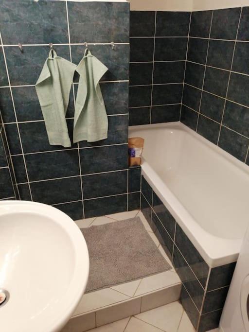 2 Bedrooms Close Vysehrad - Congress Centrum Прага Екстериор снимка